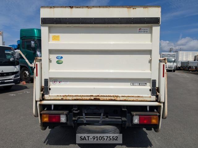 Hino DUTRO 2021-10 8626548-4