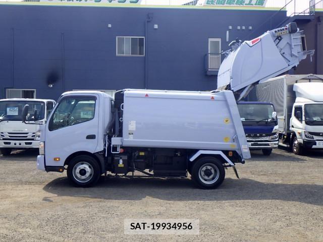 Hino DUTRO 2020-03 8626540-10