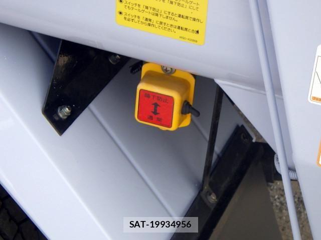 Hino DUTRO 2020-03 8626540-13