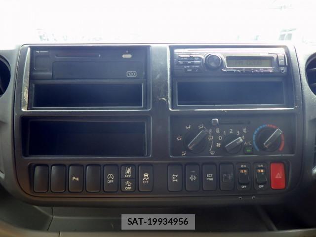 Hino DUTRO 2020-03 8626540-21