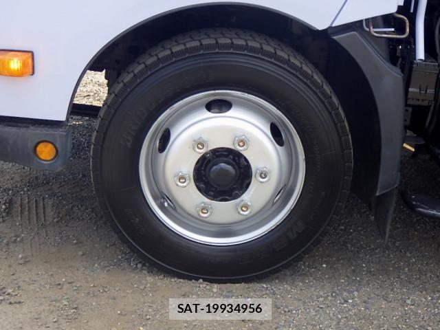 Hino DUTRO 2020-03 8626540-24