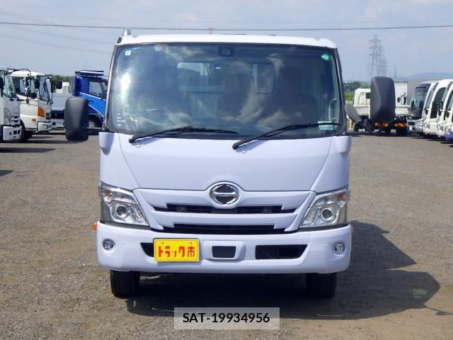 Hino DUTRO 2020-03 8626540-2