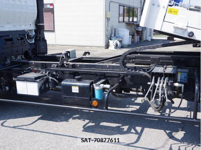 Hino DUTRO 2023-09 8626539-12