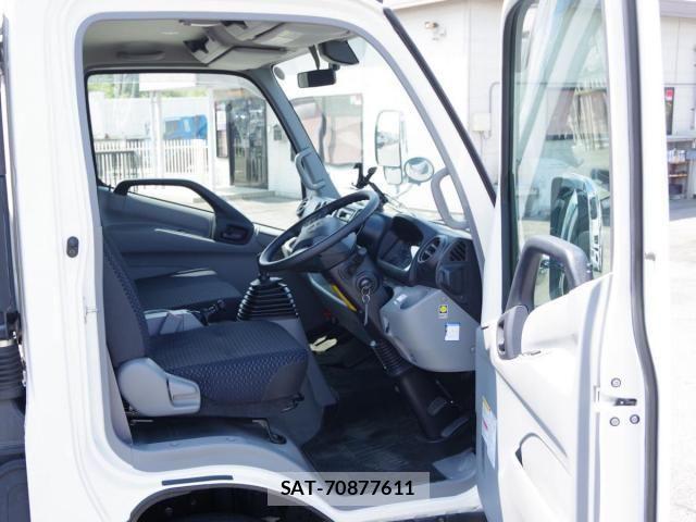 Hino DUTRO 2023-09 8626539-23