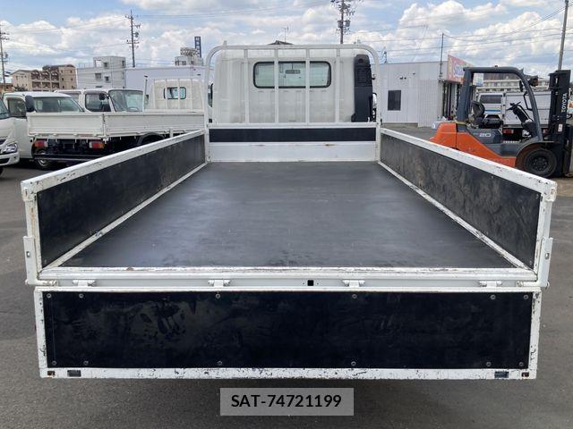 Hino DUTRO 2019-07 8626556-9