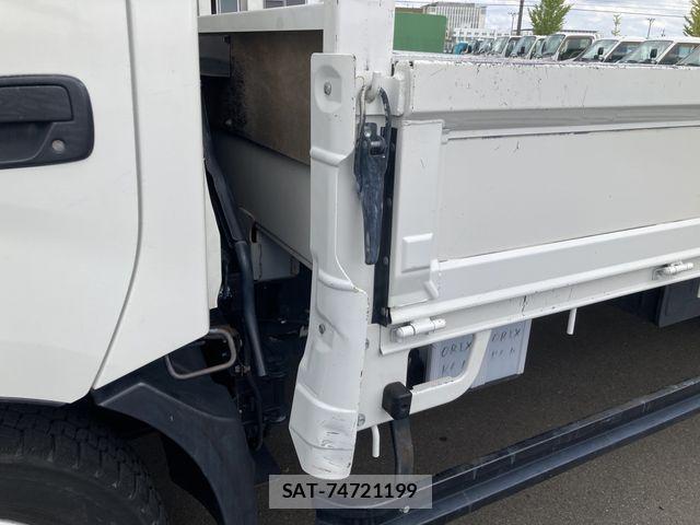 Hino DUTRO 2019-07 8626556-18
