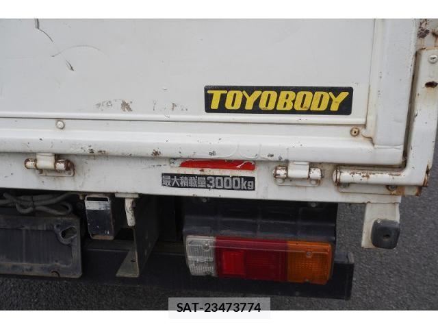 Hino DUTRO 2013-11 8626550-18