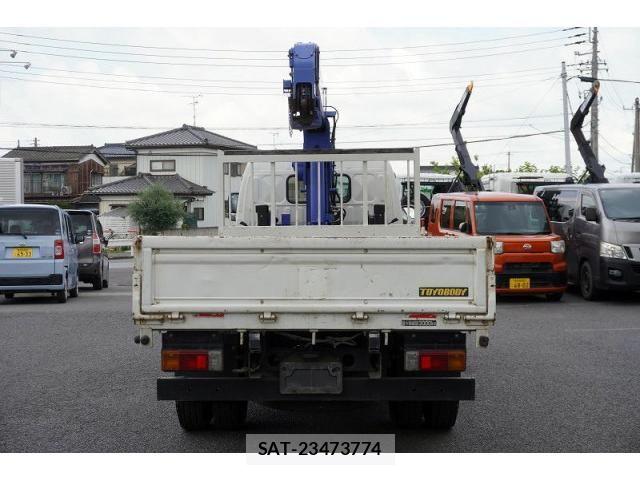 Hino DUTRO 2013-11 8626550-3