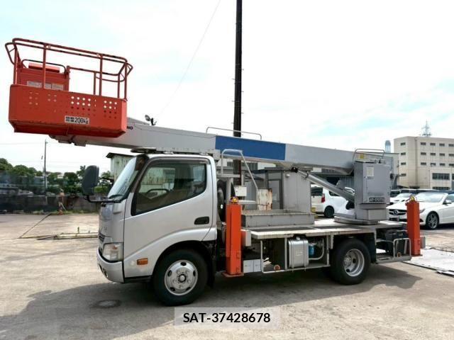 Hino DUTRO 2015-04 8658831-1