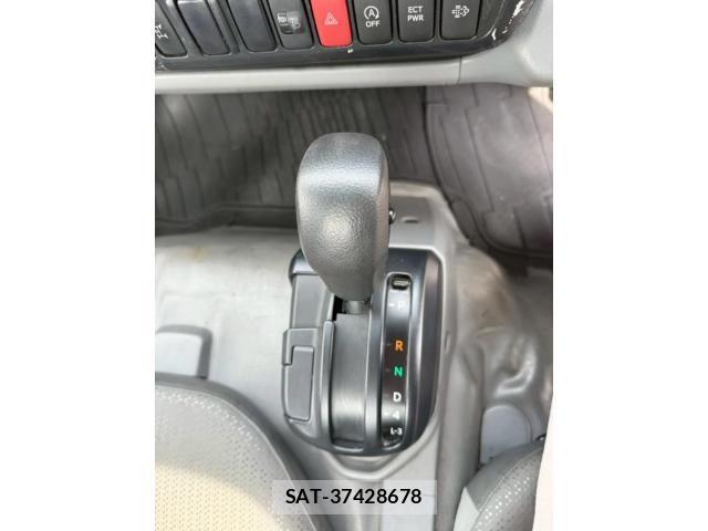 Hino DUTRO 2015-04 8658831-7