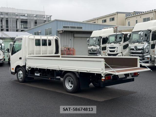 Hino DUTRO 2025-12 8658829-12