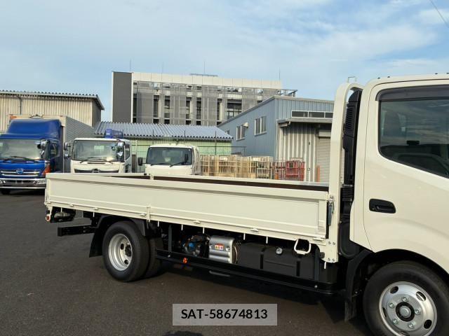 Hino DUTRO 2025-12 8658829-7