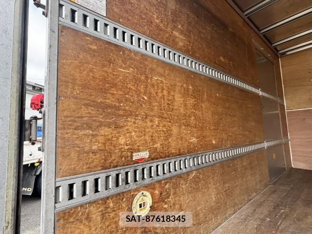 Hino DUTRO 2019-02 8666079-14
