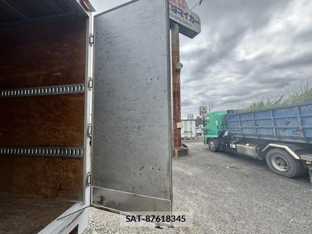 Hino DUTRO 2019-02 8666079-20