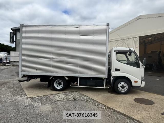 Hino DUTRO 2019-02 8666079-3