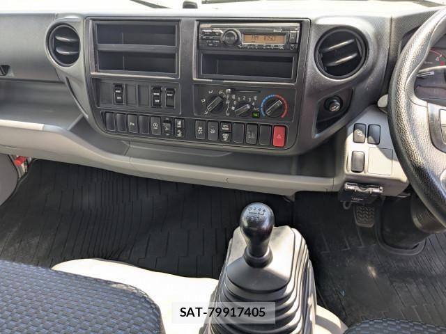 Hino DUTRO 2024-07 8658823-26
