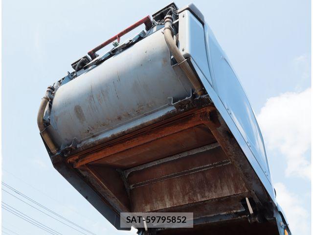 Hino DUTRO 2017-01 8658843-12