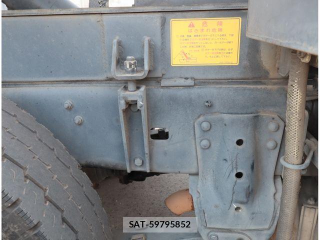 Hino DUTRO 2017-01 8658843-18