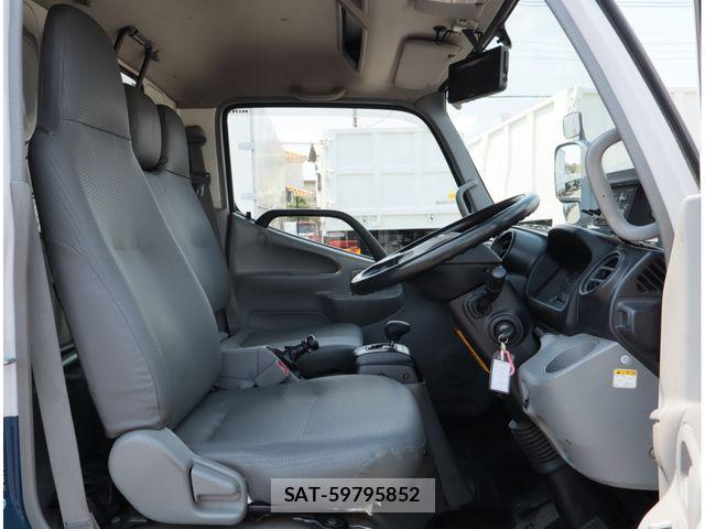 Hino DUTRO 2017-01 8658843-21