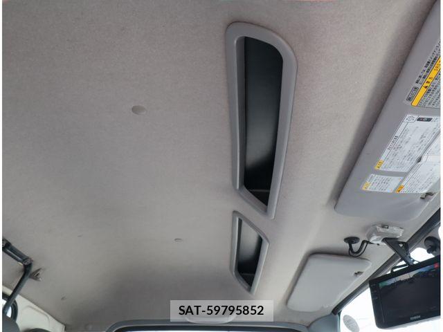 Hino DUTRO 2017-01 8658843-25