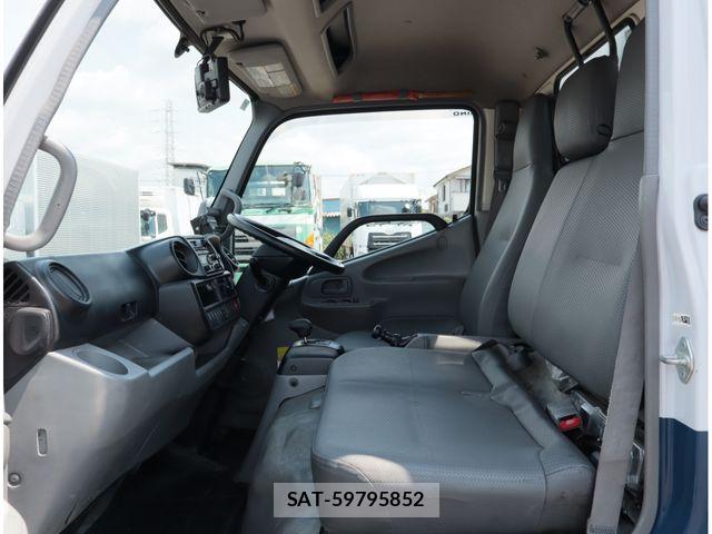 Hino DUTRO 2017-01 8658843-26