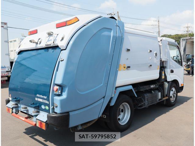 Hino DUTRO 2017-01 8658843-2