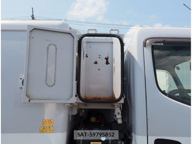 Hino DUTRO 2017-01 8658843-5