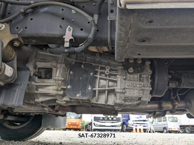Hino DUTRO 2019-09 8658840-18