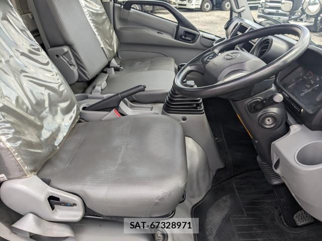 Hino DUTRO 2019-09 8658840-21
