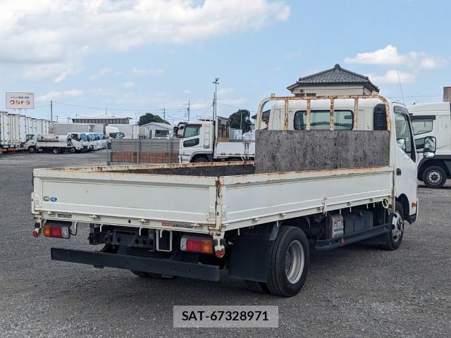 Hino DUTRO 2019-09 8658840-4