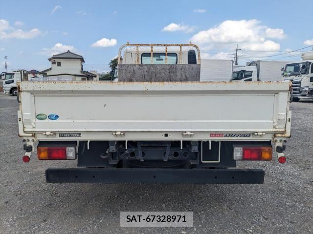Hino DUTRO 2019-09 8658840-5