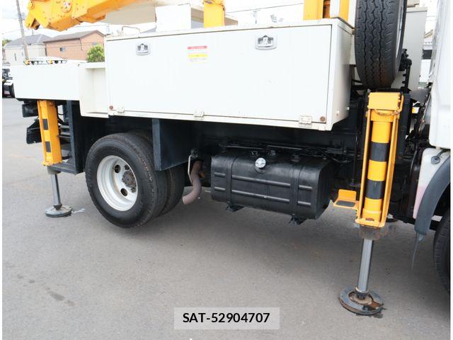 Hino DUTRO 2014-08 8658850-17