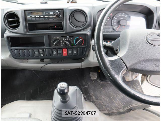 Hino DUTRO 2014-08 8658850-24