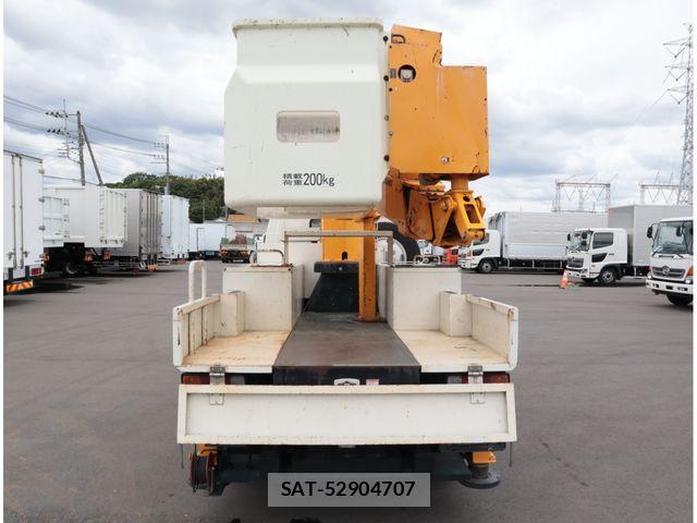 Hino DUTRO 2014-08 8658850-5