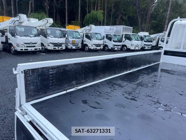 Hino DUTRO 2019-06 8658846-12