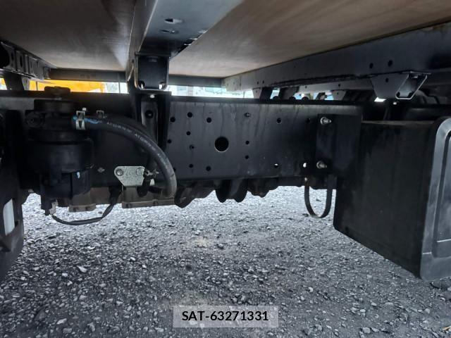 Hino DUTRO 2019-06 8658846-16