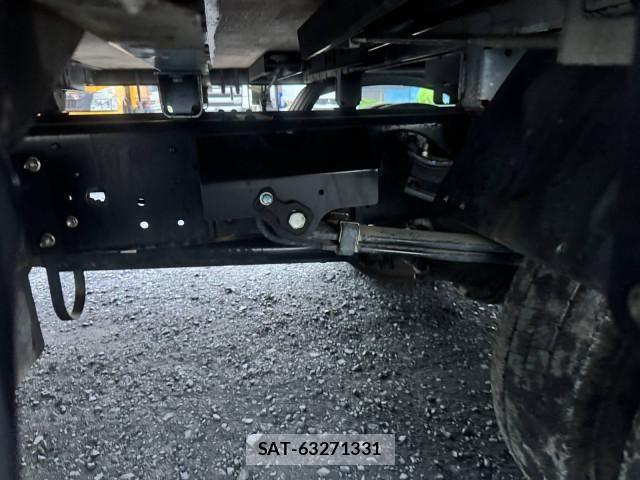Hino DUTRO 2019-06 8658846-18