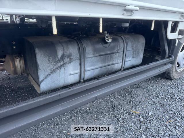 Hino DUTRO 2019-06 8658846-24
