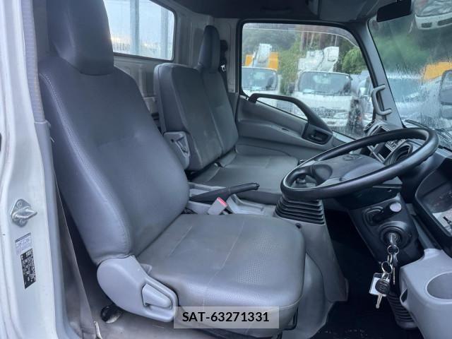 Hino DUTRO 2019-06 8658846-25