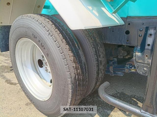 Hino DUTRO 2014-01 8658842-9