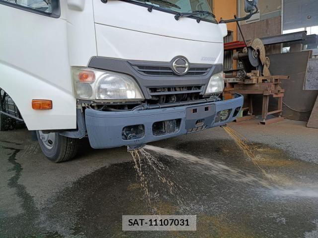 Hino DUTRO 2014-01 8658842-22