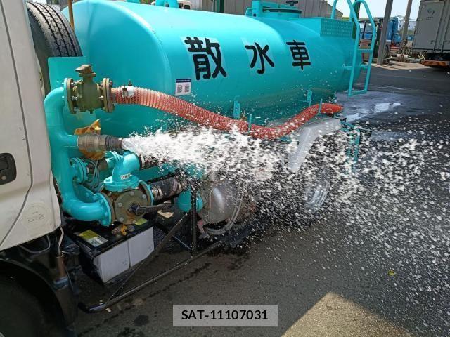 Hino DUTRO 2014-01 8658842-25