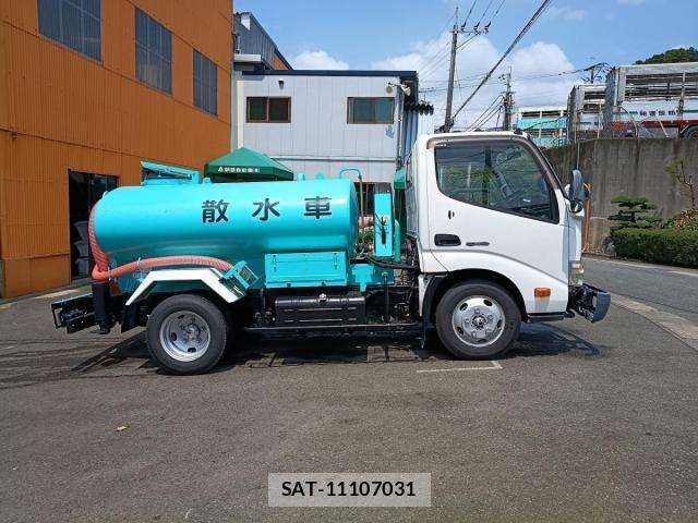 Hino DUTRO 2014-01 8658842-2