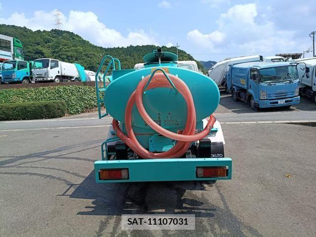 Hino DUTRO 2014-01 8658842-4