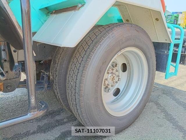 Hino DUTRO 2014-01 8658842-7