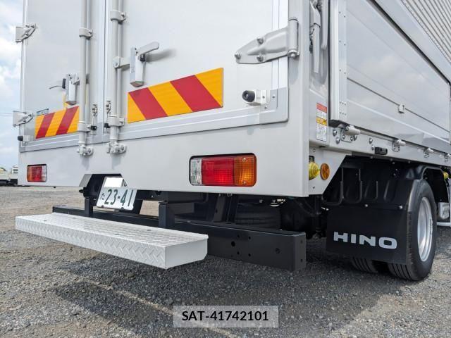 Hino DUTRO 2026-01 8658822-6