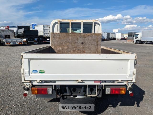 Hino DUTRO 2019-05 8658844-5
