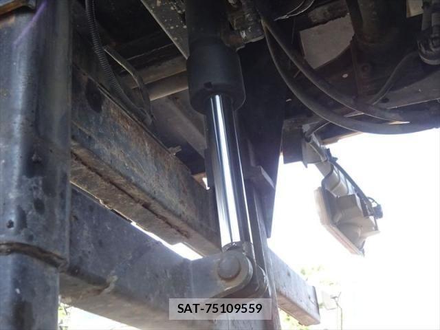 Hino DUTRO 2015-01 8658832-14