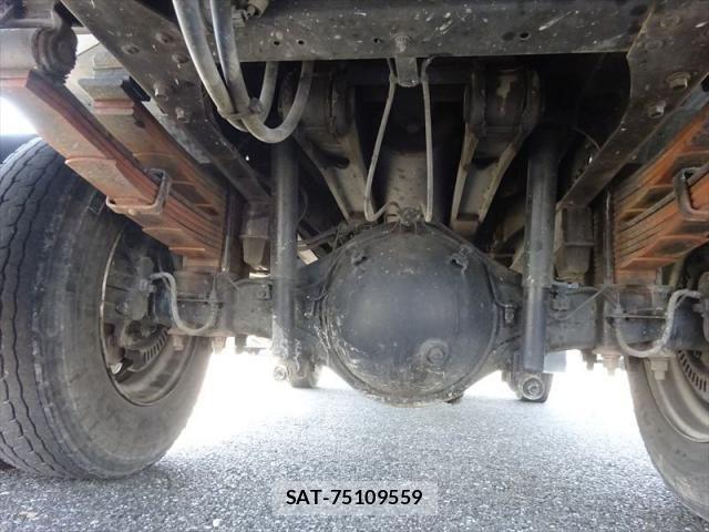 Hino DUTRO 2015-01 8658832-15