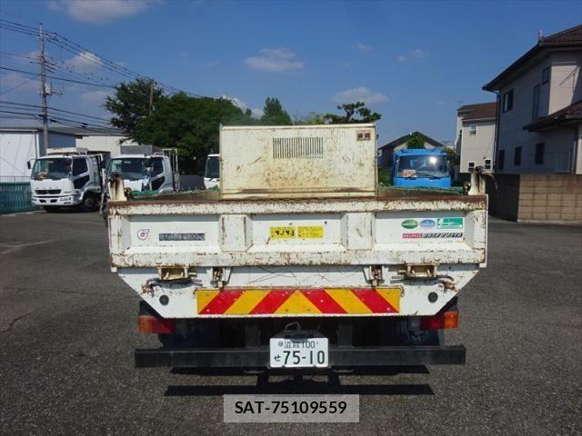 Hino DUTRO 2015-01 8658832-16